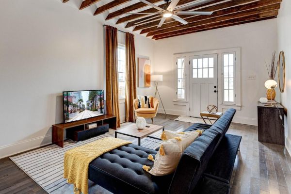 Charming Stay in Lower Garden District