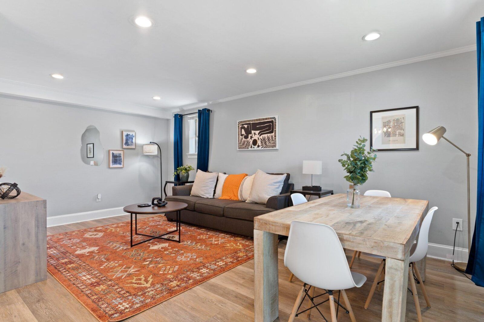 Oak-Lined Garden District Balcony Condo Main Image