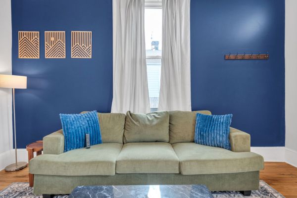 Mid-City Shotgun, Easy Access to Everything