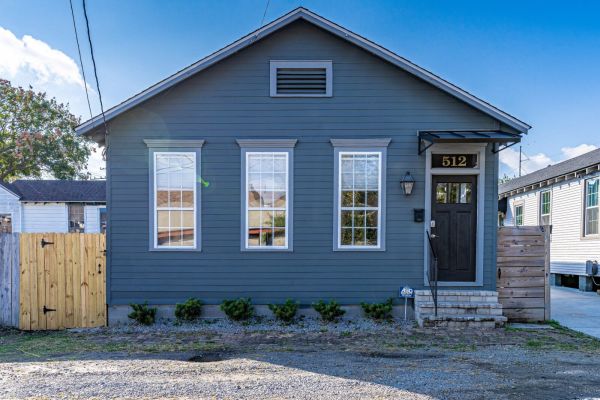 Charming Uptown Stay • Private Yard